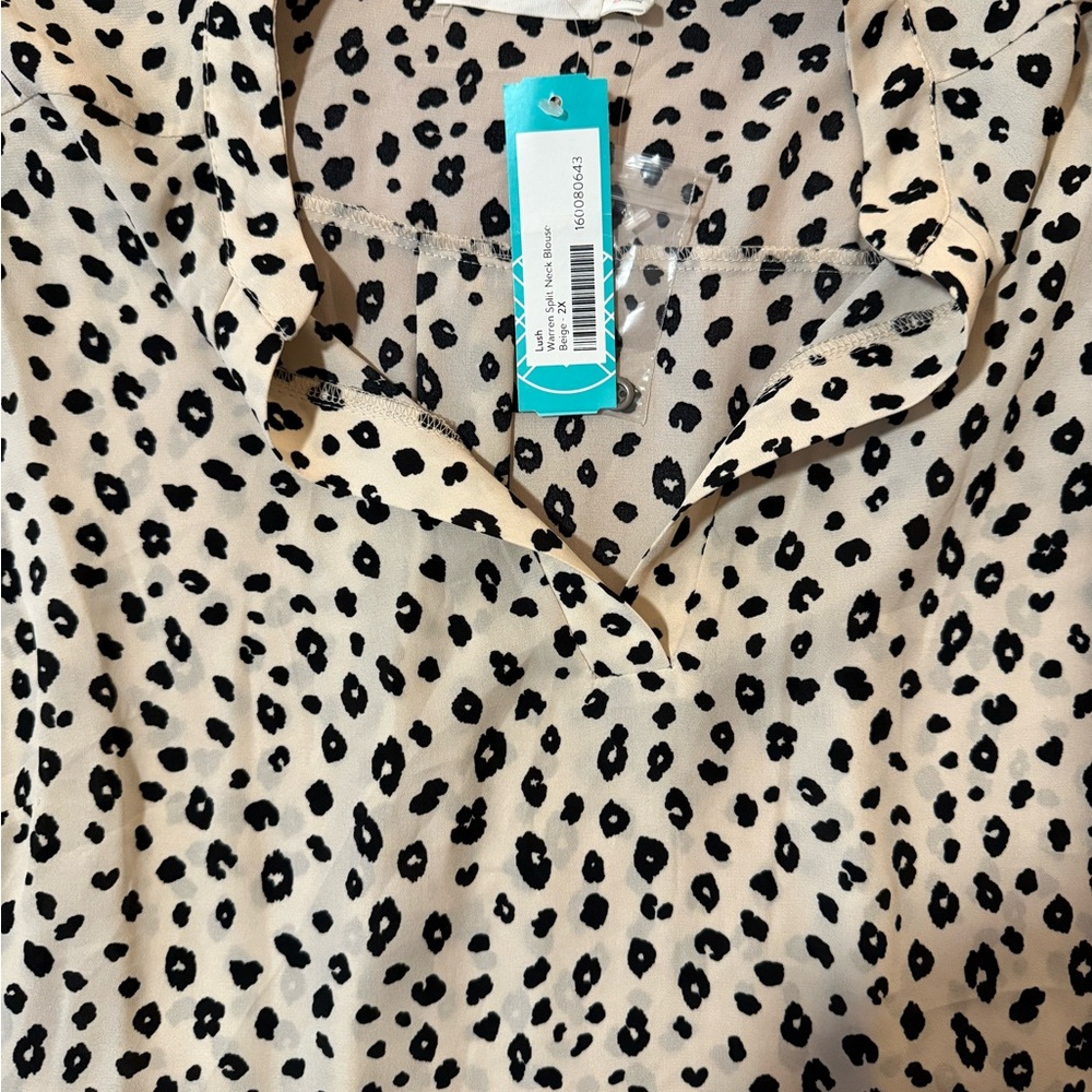 Lush Cream Boxy Blouse with Notched Collar and 3/4 Sleeves - Picture 3 of 4